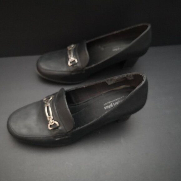 Comfort Plus by Predictions Ladies Size 8W Black Faux Leather Heeled Shoes - Picture 2 of 11